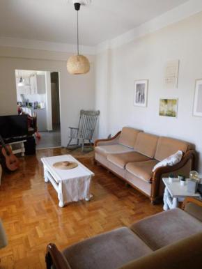 Spacious & Bright 2BRM Apartment